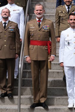 Kral VI. Felipe, 18 Haziran 2024 tarihinde İspanya 'nın Madrid kentinde Centro Superior de Estudios de la Defensa' da bulunan Silahlı Kuvvetler Yüksek Okulu Genelkurmay Kursu 'nun kapanışı sırasında,. 