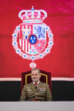 Kral VI. Felipe, 18 Haziran 2024 tarihinde İspanya 'nın Madrid kentinde Centro Superior de Estudios de la Defensa' da bulunan Silahlı Kuvvetler Yüksek Okulu Genelkurmay Kursu 'nun kapanışı sırasında,. 
