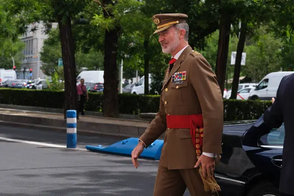Kral VI. Felipe, 18 Haziran 2024 tarihinde İspanya 'nın Madrid kentinde Centro Superior de Estudios de la Defensa' da bulunan Silahlı Kuvvetler Yüksek Okulu Genelkurmay Kursu 'nun kapanışı sırasında,. 