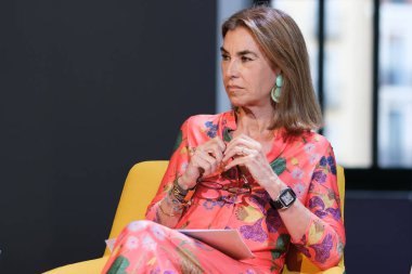 Yazar Carmen Posadas, 18 Haziran 2024 'te İspanya' nın başkenti Madrid 'de bulunan Telefnica uzayındaki EN LA CORTE DE LA ZARINA adlı kitabının tanıtımı sırasında