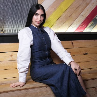 Venezuelalı etkili Surthany Hejeij namı diğer Surthycooks 18 Haziran 2024 'te Madrid, İspanya' da bir portre çekimi için poz veriyor.