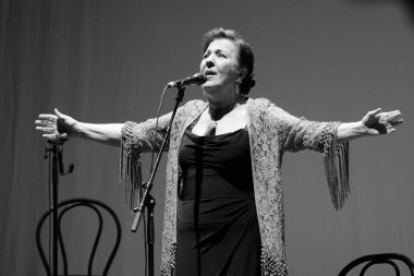 Şarkıcı Carmen Linares, 20 Haziran 2024 tarihinde İspanya 'nın Madrid şehrinde gerçekleştirilen Universal Music Festival 2024' te sahne almaktadır..