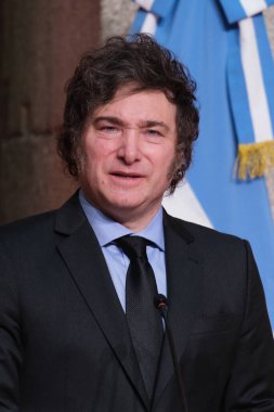 Isabel Diaz Ayuso, 21 Haziran 2024 'te İspanya' nın Casa de Correos şehrinde kendisine Uluslararası Başbakanlık Madalyası verilmesi için Arjantinli Javier Milei 'nin başkanını kabul eder.