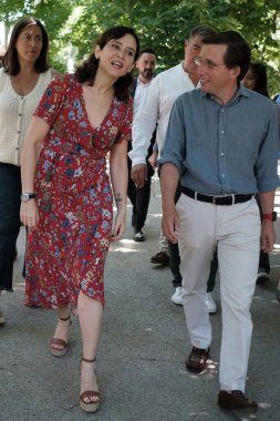 Madrid Topluluğu Başkanı Isabel Diaz Ayuso, 22 Haziran 2024 tarihinde Madrid, İspanya 'da Berlin Park' ta düzenlenen bir etkinlikte. 