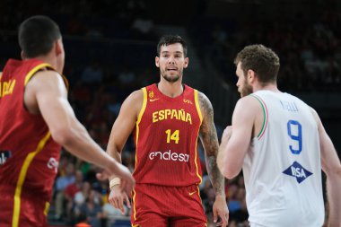 İspanya 'nın Wizink Center pavyonunda İspanya ile İtalya arasında oynanan uluslararası basketbol maçında İspanya' dan Willy Hernangomez 25 Haziran 2024 tarihinde İspanya 'nın Madrid kentinde oynandı.