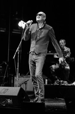 The Christian adlı müzik grubundan Garry Christian, 27 Haziran 2024 tarihinde İspanya 'nın Madrid kentinde gerçekleştirilen Universal Music Festival 2024' te sahne aldı..