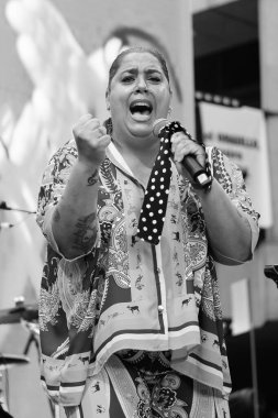 Noelia Heredia La Negri Madrid 'deki Madrid Pride festivalinde 4 Temmuz 2024' te Madrid Plaza de las Reinas 'da konser vermiştir.