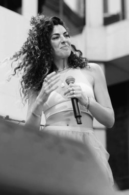 Nya de la Rubia Madrid 'deki Madrid Pride festivalinde 5 Temmuz 2024' te Madrid Plaza de las Reinas 'da konser vermiştir.