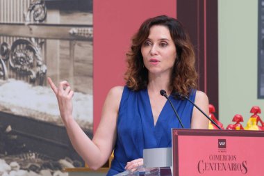Madrid Topluluğu Başkanı Isabel Diaz Ayuso, 8 Temmuz 2024 'te Madrid' deki postanenin 100. yıldönümü münasebetiyle