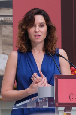Madrid Topluluğu Başkanı Isabel Diaz Ayuso, 8 Temmuz 2024 'te Madrid' deki postanenin 100. yıldönümü münasebetiyle