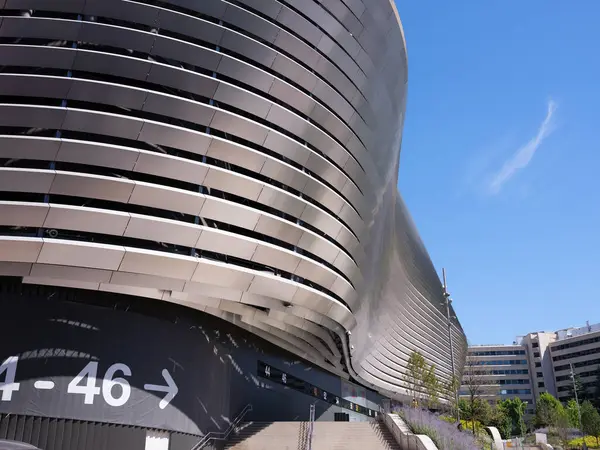 İspanya 'nın Madrid şehrindeki Real Madrid' in Santiago Bernabeu Stadyumu 'nun 9 Temmuz 2024 tarihli dış manzarası.