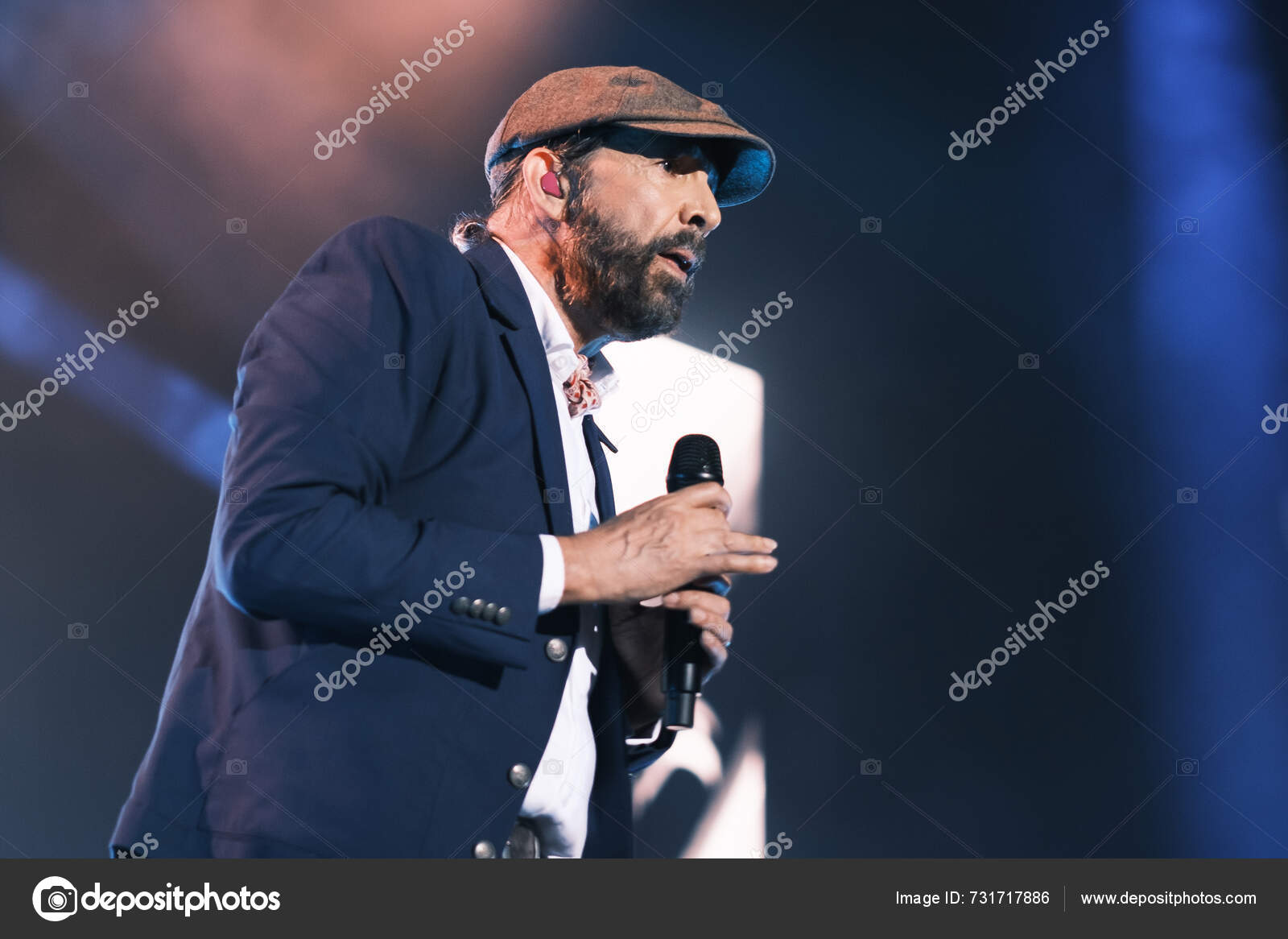 Cantor Juan Luis Guerra Durante Sua Apresentação Wizink Center Julho ...