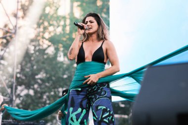 Barei, 7 Temmuz 2024 'te İspanya' nın Madrid Plaza de Espaa şehrinde düzenlenen Mado Pride festivali sırasında konser vermiştir.