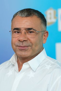 Jorge Javier Vazquez, 16 Temmuz 2024 'te Madrid' deki Mediaset genel merkezinde 'El Diario de Jorge' adlı televizyon programının sunumu sırasında poz verdi.