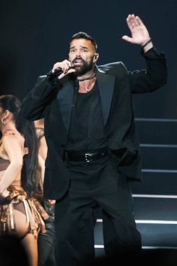 Şarkıcı Ricky Martin 17 Temmuz 2024 'te İspanya' nın Madrid şehrinde WiZink Center 'da bir performans sergiledi..