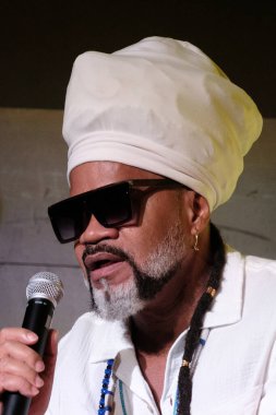 Brezilyalı şarkıcı Carlinhos Brown, İspanya 'nın 19 Temmuz 2024 tarihinde Madrid' deki Casa Amrica 'da yapılan Iberoamerica Diyaloga toplantısında