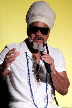 Brezilyalı şarkıcı Carlinhos Brown, İspanya 'nın 19 Temmuz 2024 tarihinde Madrid' deki Casa Amrica 'da yapılan Iberoamerica Diyaloga toplantısında