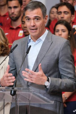 İspanya Başbakanı Pedro Sanchez, 23 Temmuz 2024 'te İspanya' nın Madrid kentindeki Moncloa Kompleksi 'nde Paris 2024 Olimpiyatları' na katılan takımlar için verilen resepsiyon sırasında