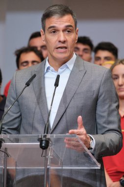 İspanya Başbakanı Pedro Sanchez, 23 Temmuz 2024 'te İspanya' nın Madrid kentindeki Moncloa Kompleksi 'nde Paris 2024 Olimpiyatları' na katılan takımlar için verilen resepsiyon sırasında