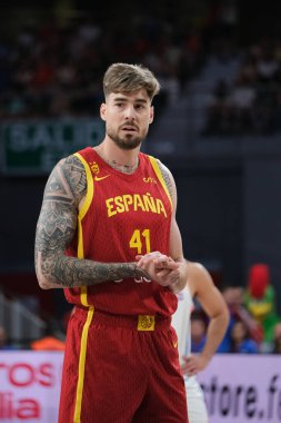 İspanya ve Porto Riko maçlarında İspanya 'dan Juancho Hernangomez, 23 Temmuz 2024' te İspanya 'nın başkenti Madrid' de yapılacak olan WiZink Center 'da yapılacak Paris Olimpiyat Oyunları' na hazırlanıyor.