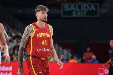 İspanya ve Porto Riko maçlarında İspanya 'dan Juancho Hernangomez, 23 Temmuz 2024' te İspanya 'nın başkenti Madrid' de yapılacak olan WiZink Center 'da yapılacak Paris Olimpiyat Oyunları' na hazırlanıyor.