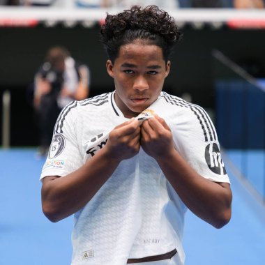 Endrick Felipe Moreira de Sousa, 27 Temmuz 2024 tarihinde İspanya 'nın Madrid kentinde Estadio Santiago Bernabeu' da yeni bir Real Madrid oyuncusu olarak sunumu sırasında