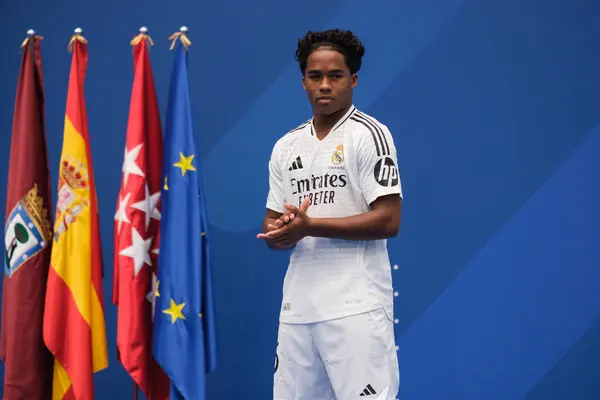 stock image Endrick Felipe Moreira de Sousa during his presentation as a new Real Madrid player at Estadio Santiago Bernabeu on July 27, 2024 in Madrid, Spain