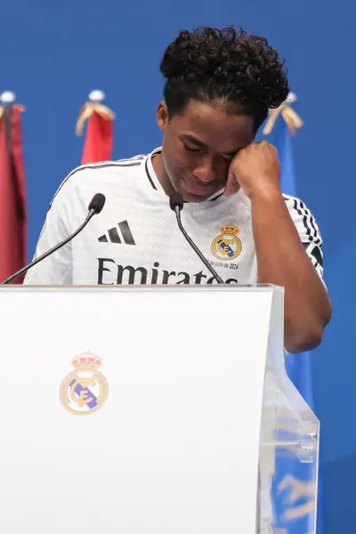 stock image Endrick Felipe Moreira de Sousa during his presentation as a new Real Madrid player at Estadio Santiago Bernabeu on July 27, 2024 in Madrid, Spain