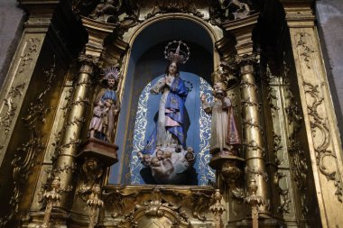 28 Temmuz 2024 Portekiz, Porto 'da Aziz Ildefonso Kilisesi manzarası