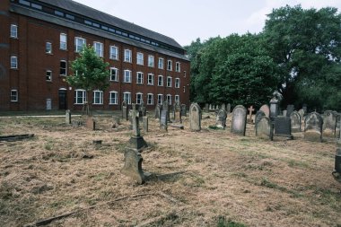 Brookfield Mezarlığı, Birleşik Krallık 'ta 5 Ağustos 2024' te Birmingham 'da 1847 yılına dayanan bir mezarlık.