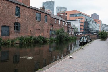 Birmingham 'ın Endüstriyel kullanım için inşa edilmiş 1773 kanalı Havzası, Birmingham, 7 Ağustos 2024, Birleşik Krallık