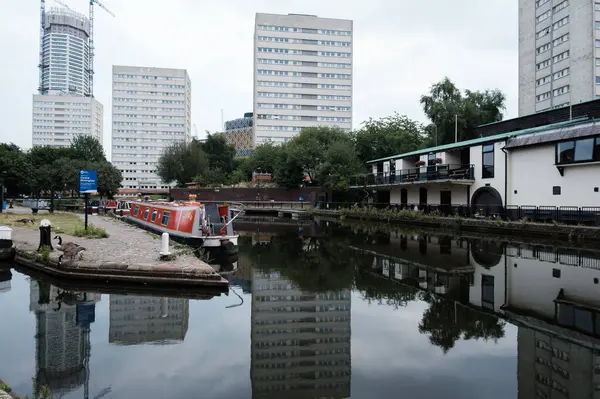 Birmingham 'ın Endüstriyel kullanım için inşa edilmiş 1773 kanalı Havzası, Birmingham, 7 Ağustos 2024, Birleşik Krallık