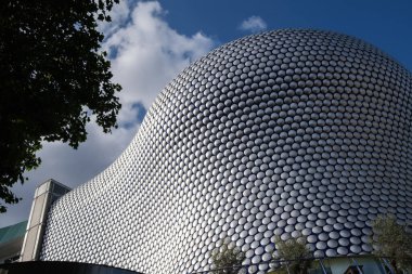 Birmingham şehir merkezinde bir alışveriş merkezi inşa edilen Bull Ring manzarası, Benoy tarafından 2003 'te Birmingham 19 Ağustos 2024' te tasarlandı..