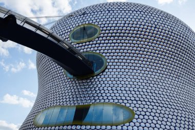 Birmingham şehir merkezinde bir alışveriş merkezi inşa edilen Bull Ring manzarası, Benoy tarafından 2003 'te Birmingham 19 Ağustos 2024' te tasarlandı..