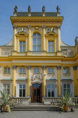 Wilanow Sarayı 'nın manzarası, 1677 yılında Kral III. John Sobieski tarafından Polonya' nın en etkileyici ve önemli binalarından biridir. Varşova, Polonya 10 Ağustos 2024