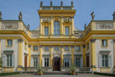 Wilanow Sarayı 'nın manzarası, 1677 yılında Kral III. John Sobieski tarafından Polonya' nın en etkileyici ve önemli binalarından biridir. Varşova, Polonya 10 Ağustos 2024