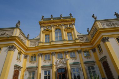 Wilanow Sarayı 'nın manzarası, 1677 yılında Kral III. John Sobieski tarafından Polonya' nın en etkileyici ve önemli binalarından biridir. Varşova, Polonya 10 Ağustos 2024