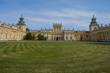 Wilanow Sarayı 'nın manzarası, 1677 yılında Kral III. John Sobieski tarafından Polonya' nın en etkileyici ve önemli binalarından biridir. Varşova, Polonya 10 Ağustos 2024