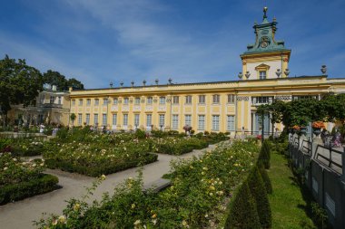 Wilanow Sarayı 'nın manzarası, 1677 yılında Kral III. John Sobieski tarafından Polonya' nın en etkileyici ve önemli binalarından biridir. Varşova, Polonya 10 Ağustos 2024