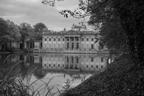 stock image Exterior view of the neoclassical Lazienki Palace located in the Royal lazienki Park, Warsaw, August 28 2024 Poland