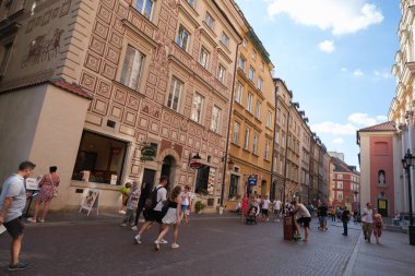 Varşova 'nın tarihi merkezindeki Eski Şehir Manzarası, 21 Ağustos 2024 Polonya