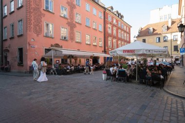 Varşova 'nın tarihi merkezindeki Eski Şehir Manzarası, 21 Ağustos 2024 Polonya