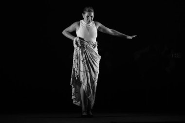 İspanyol flamenko dansçısı Sara Baras, 5 Eylül 2024 tarihinde İspanya 'nın Madrid kentindeki Teatro Gran Va' da 'Vuela' adlı yeni şovunda sahne aldı.