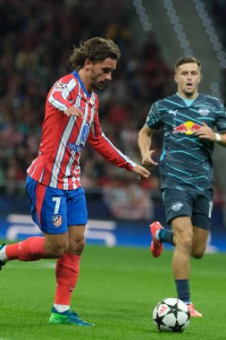 UEFA Şampiyonlar Ligi Faz MD1 karşılaşmasında Atletico de Madrid 'den Antoine Griezmann ve Estadio Metropolitano' dan RB Leipzig 19 Eylül 2024 'te İspanya' nın Madrid kentinde oynanan karşılaşmada