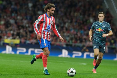 UEFA Şampiyonlar Ligi Faz MD1 karşılaşmasında Atletico de Madrid 'den Antoine Griezmann ve Estadio Metropolitano' dan RB Leipzig 19 Eylül 2024 'te İspanya' nın Madrid kentinde oynanan karşılaşmada