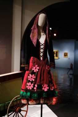 LA ZARZUELA 'nın sergisi, Los Angeles ZARZUELA' nın lirik gösterisinin dönüşümü, Viila Kültür Merkezi, 22 Eylül 2024, İspanya