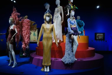 LA ZARZUELA 'nın sergisi, Los Angeles ZARZUELA' nın lirik gösterisinin dönüşümü, Viila Kültür Merkezi, 22 Eylül 2024, İspanya