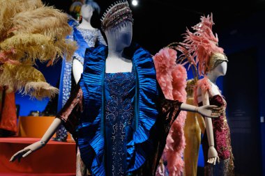 LA ZARZUELA 'nın sergisi, Los Angeles ZARZUELA' nın lirik gösterisinin dönüşümü, Viila Kültür Merkezi, 22 Eylül 2024, İspanya