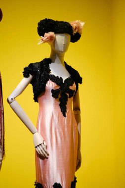 LA ZARZUELA 'nın sergisi, Los Angeles ZARZUELA' nın lirik gösterisinin dönüşümü, Viila Kültür Merkezi, 22 Eylül 2024, İspanya