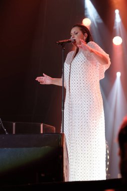 Nina Pastori (Maria Rosa Garcia), 22 Eylül 2024 tarihinde İspanya 'da WiZink Center' da bir performans sergiledi.